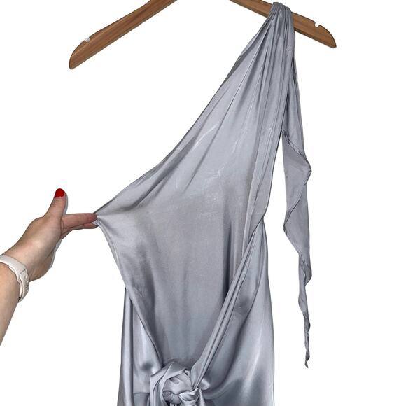 Baobab Marea One Shoulder Satin Maxi Dress in Plata Silver Size Medium - Picture 4 of 16